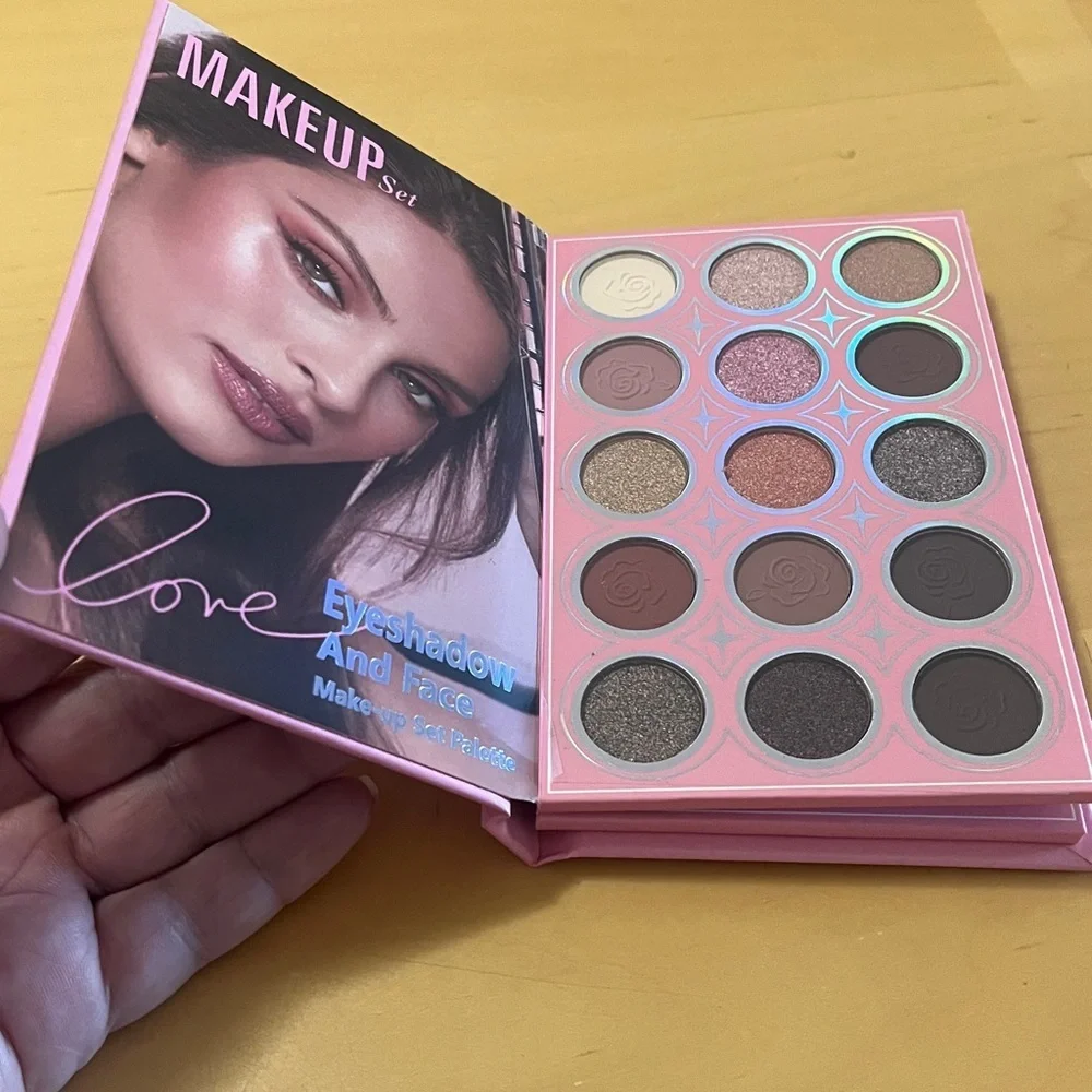 Rose D Love Eyeshadow Palette - Pink
